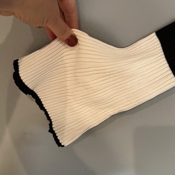 Scripted slim fit sweater black with white with bell sleeves size XS - Picture 5 of 5